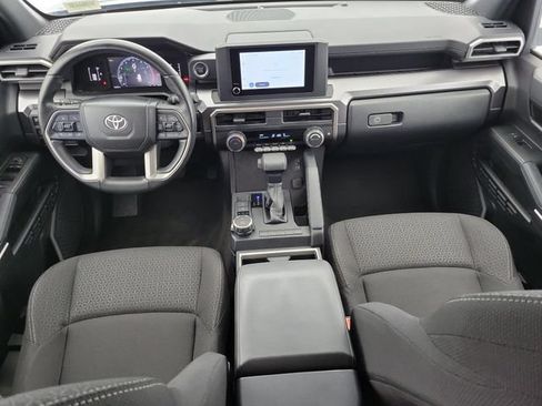 Used 2025 Toyota 4Runner SR5 AWD/4WD image 14