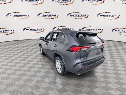 Used 2021 Toyota RAV4 LE AWD/4WD image 6