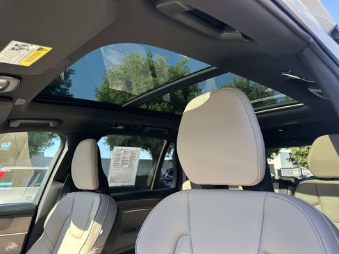 Certified 2025 Volvo XC90 B6 Core w/ Climate Package image 35