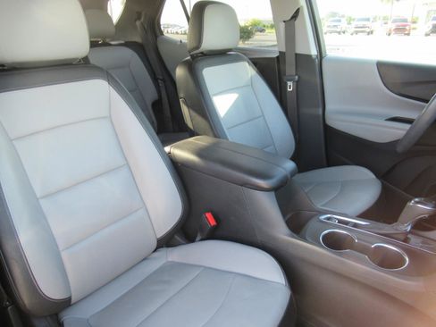 Used 2021 Chevrolet Equinox Premier FWD image 9