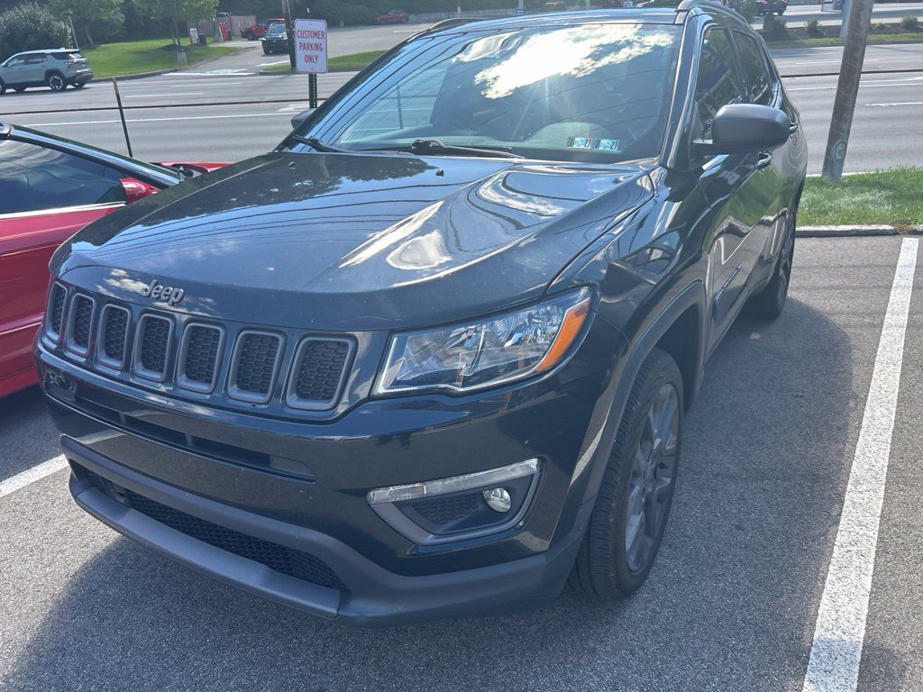 Used 2021 Jeep Compass Latitude w/ Sun and Sound Group AWD/4WD image 2