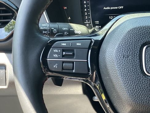 Certified 2025 Honda Pilot Black Edition image 21