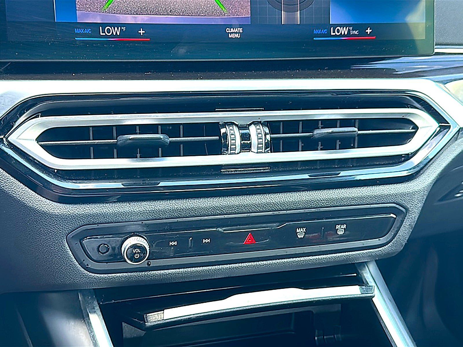 Used 2024 BMW 330i Sedan w/ Premium Package RWD image 36