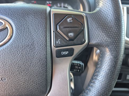 Used 2017 Toyota 4Runner SR5 AWD/4WD image 27