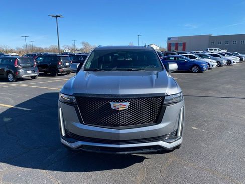 Used 2021 Cadillac Escalade ESV Sport Platinum image 2