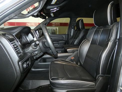 Used 2024 RAM 2500 Limited image 9