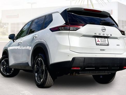 Used 2025 Nissan Rogue SV AWD/4WD image 30