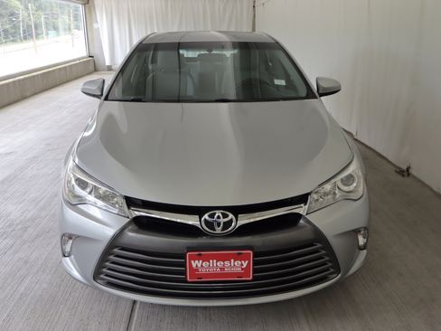 Used 2015 Toyota Camry LE FWD image 3