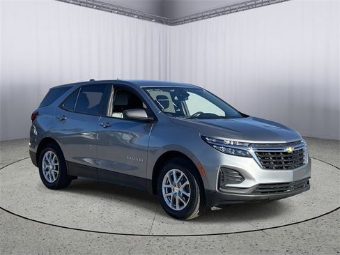 Used 2024 Chevrolet Equinox LS image 5