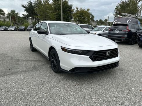 Used 2025 Honda Accord SE image 8