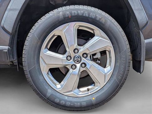 Used 2020 Toyota RAV4 Limited AWD/4WD image 24
