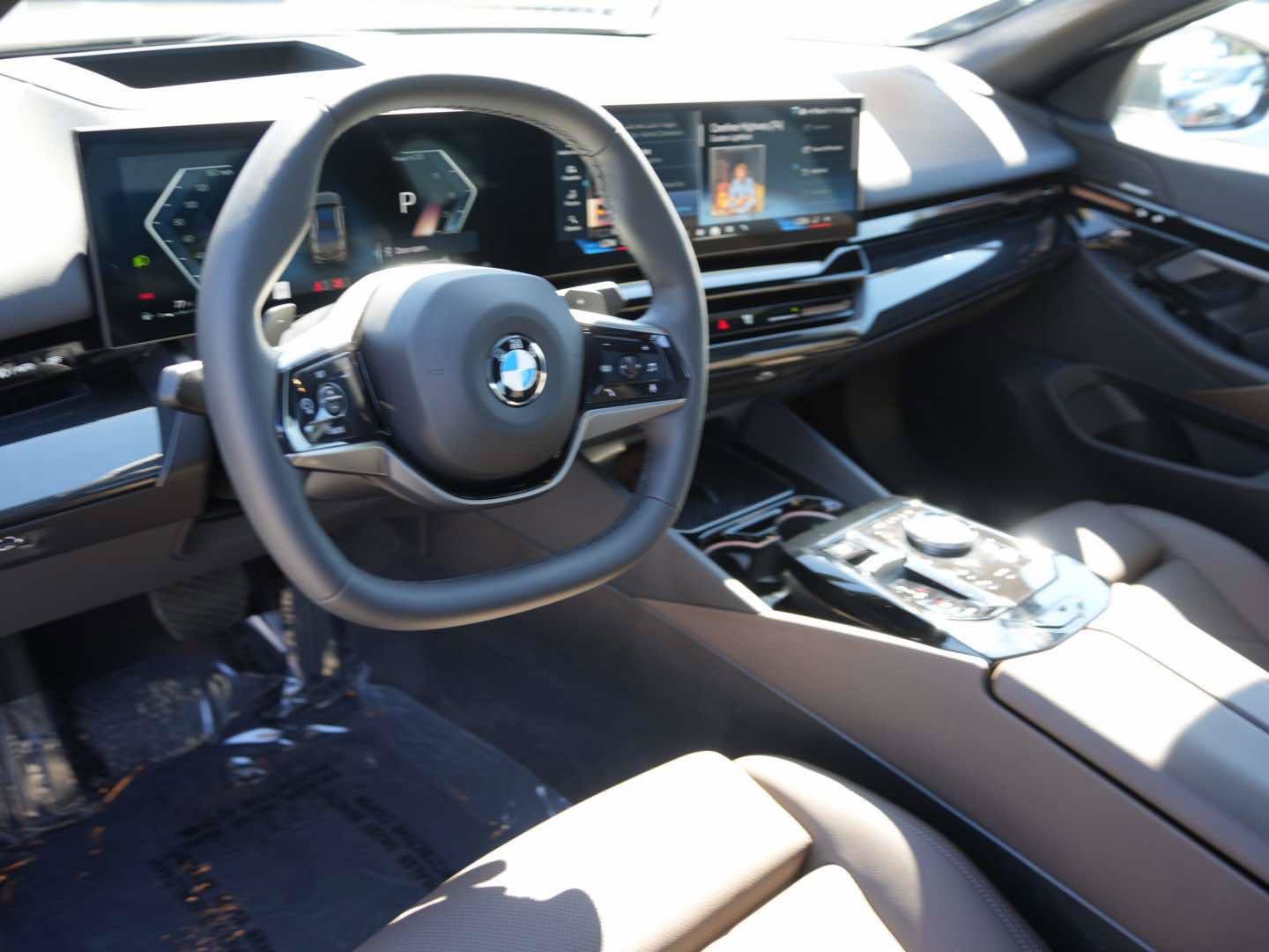 Used 2026 BMW 530i RWD image 13
