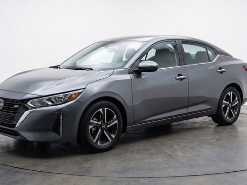 Used 2025 Nissan Sentra SV FWD image 3
