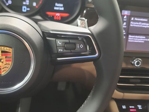 New 2026 Porsche Macan image 18