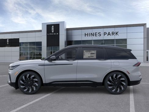 New 2026 Lincoln Nautilus Reserve AWD/4WD image 3