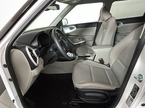 Used 2023 Kia Soul LX w/ Option Group 015 FWD image 11
