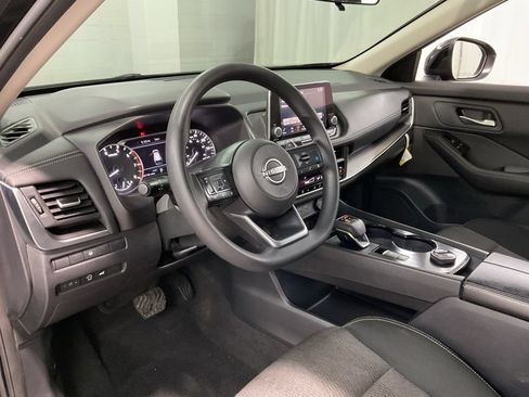 Used 2024 Nissan Rogue SV AWD/4WD image 17