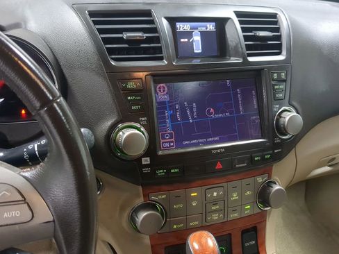Used 2010 Toyota Highlander Limited image 41