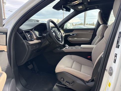 New 2026 Volvo XC90 B6 Plus w/ Protection Package Premier image 8