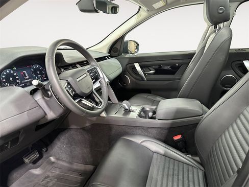 Used 2025 Land Rover Discovery Sport S image 9