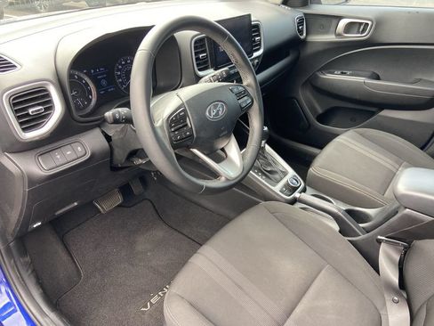 Used 2021 Hyundai Venue SEL w/ Premium Package FWD image 6