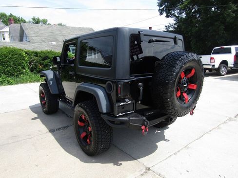 Used 2016 Jeep Wrangler Sport AWD/4WD image 7