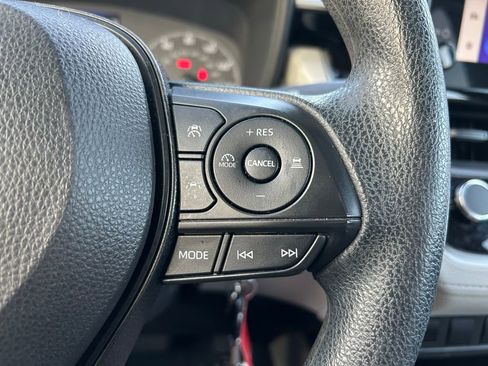 Used 2023 Toyota Corolla Cross L FWD image 19