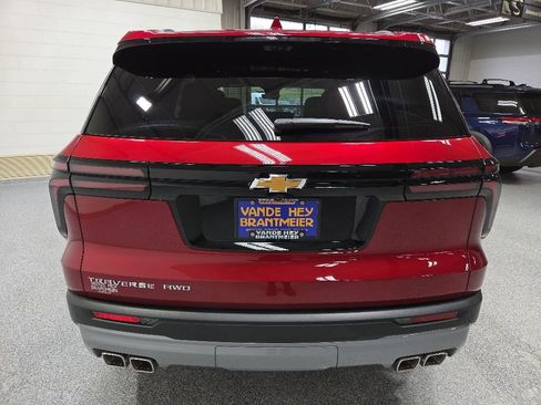 New 2026 Chevrolet Traverse LT w/ Sun and Wheel Package AWD/4WD image 6