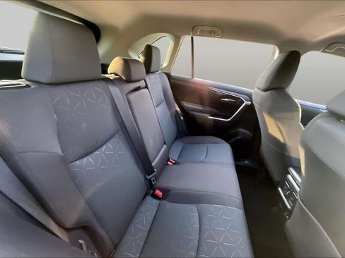 Used 2024 Toyota RAV4 XLE AWD/4WD image 19