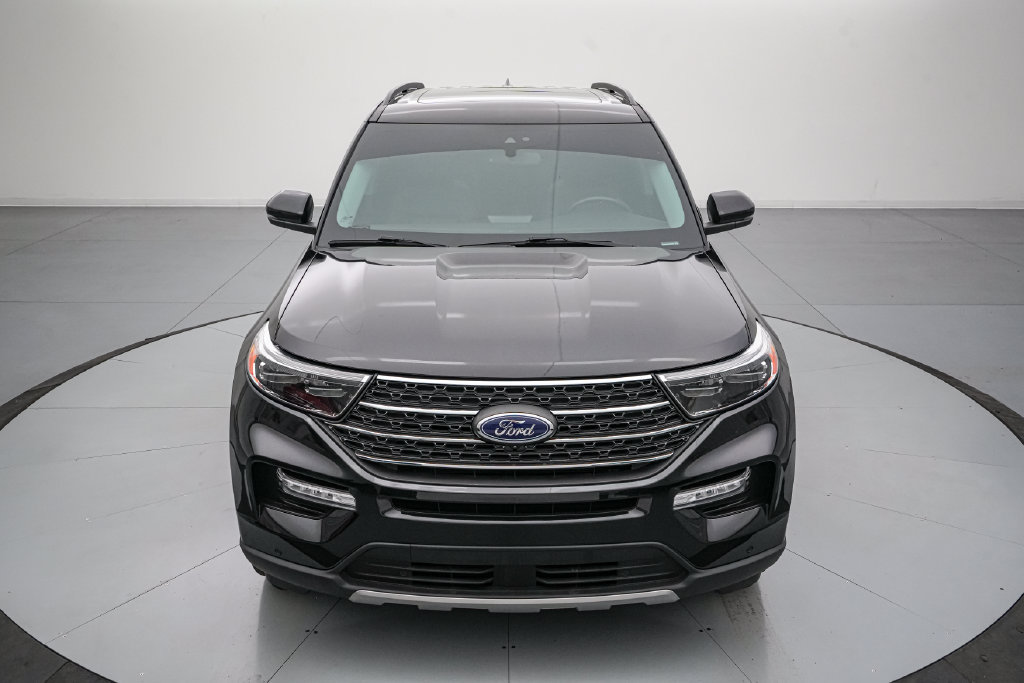 Certified 2024 Ford Explorer XLT w/ Equipment Group 202A AWD/4WD image 9