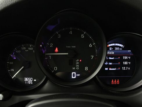 Certified 2026 Porsche Macan AWD/4WD image 16