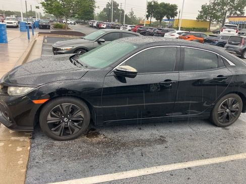 Used 2018 Honda Civic EX image 1