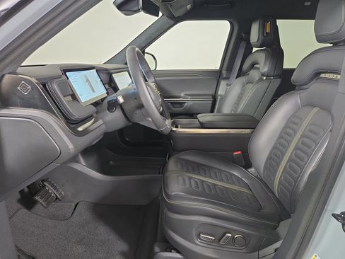 Used 2025 Rivian R1S Adventure AWD/4WD image 20