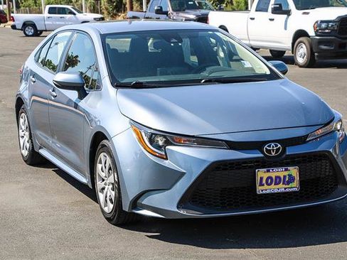 Used 2022 Toyota Corolla LE image 5