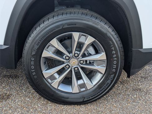 New 2026 Chevrolet Equinox LT w/ Convenience Package II FWD image 39