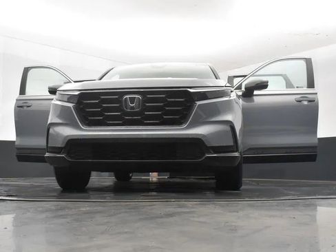 Used 2024 Honda CR-V LX image 11