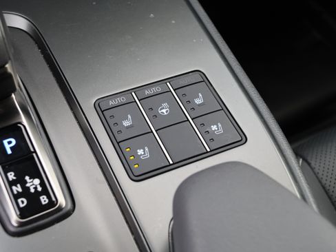 Used 2025 Lexus UX 300h FWD w/ Accessory Package (Z1) image 30