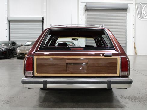 Used 1990 Ford LTD Country Squire image 32