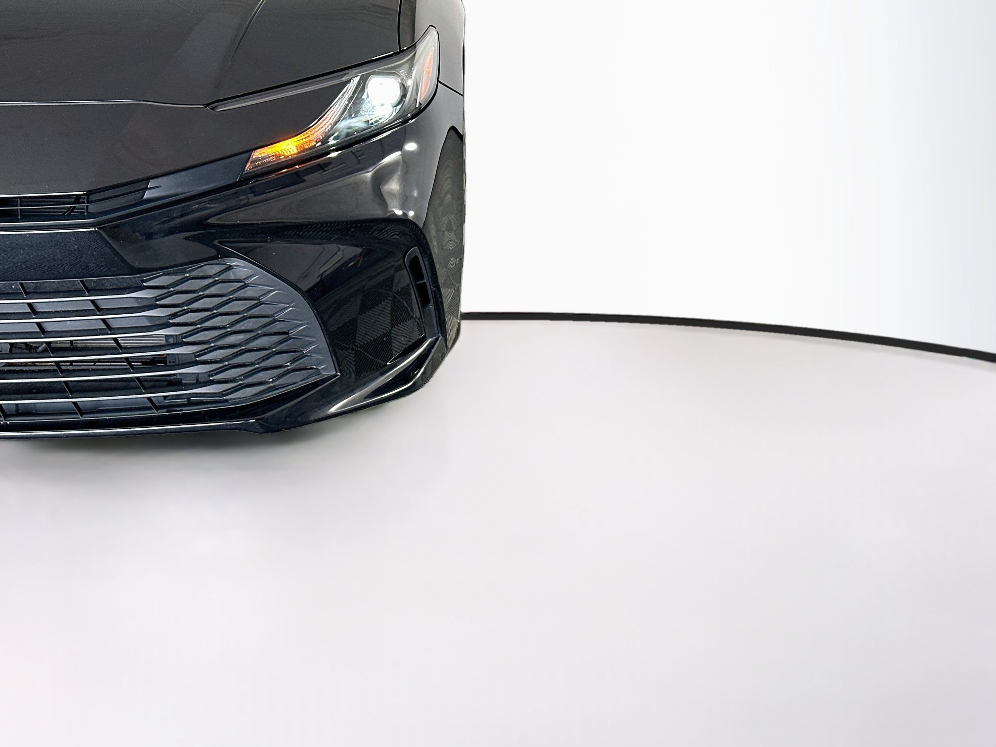 Used 2025 Toyota Camry LE w/ Convenience Package FWD image 9