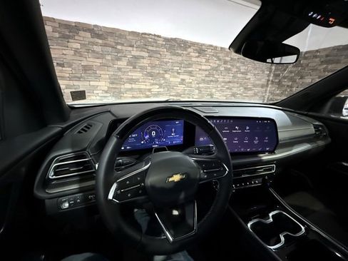 Used 2025 Chevrolet Traverse LT w/ Enhanced Driving Package image 28