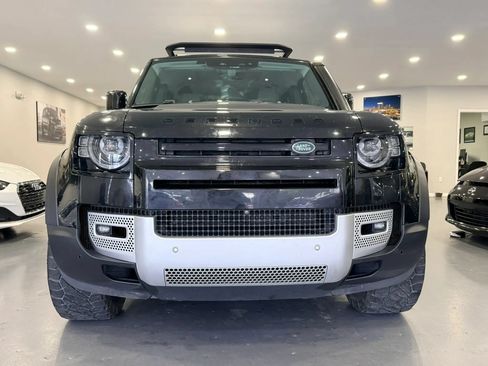 Used 2023 Land Rover Defender 110 SE AWD/4WD image 2