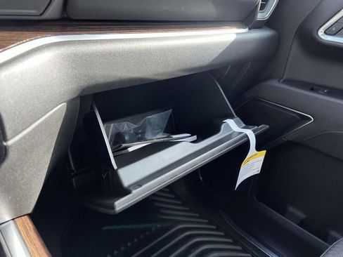 Used 2025 GMC Sierra 1500 Elevation image 32