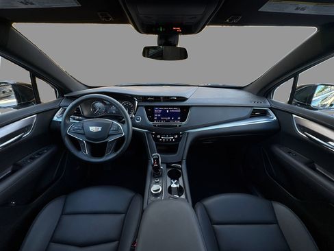 New 2025 Cadillac XT5 Luxury image 22