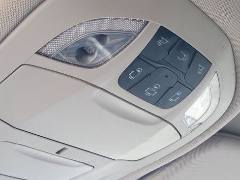 Used 2020 Chrysler Pacifica Limited FWD image 19