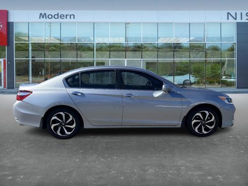 Used 2017 Honda Accord EX-L image 4