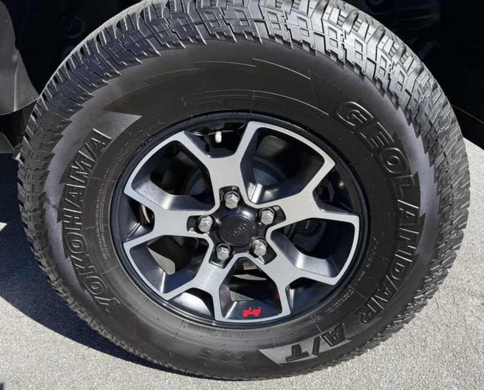 Used 2021 Jeep Wrangler Unlimited Rubicon w/ Safety Group AWD/4WD image 11