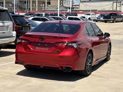 Used 2022 Toyota Camry SE w/ Convenience Package FWD image 4
