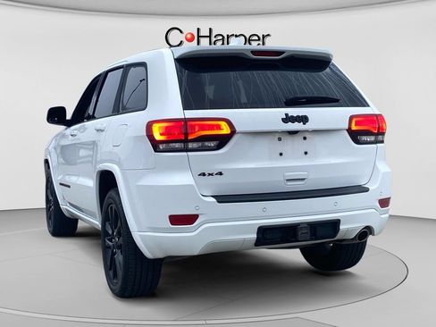 Used 2022 Jeep Grand Cherokee Laredo X AWD/4WD image 5