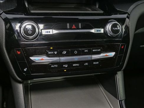 Used 2024 Ford Explorer ST-Line w/ Class IV Trailer Tow Package image 31