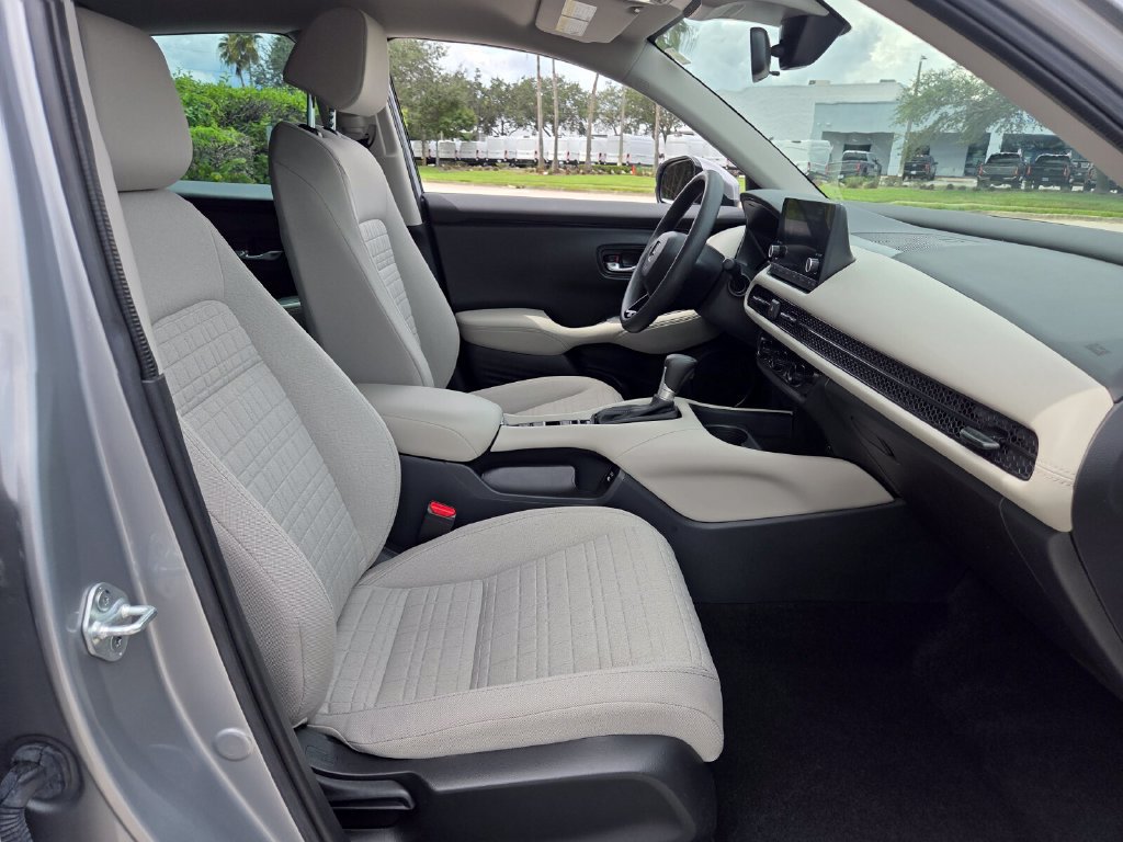 Certified 2025 Honda HR-V LX image 18